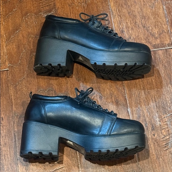 Koi Footwear Shoes - Size 9 KOI Black Chunky Platform Lace-Up Shoes